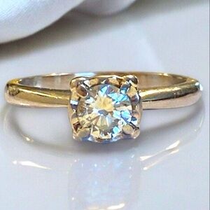 Vintage 14K White Gold .60 CTW Round Diamond Solitaire Engagement Ring